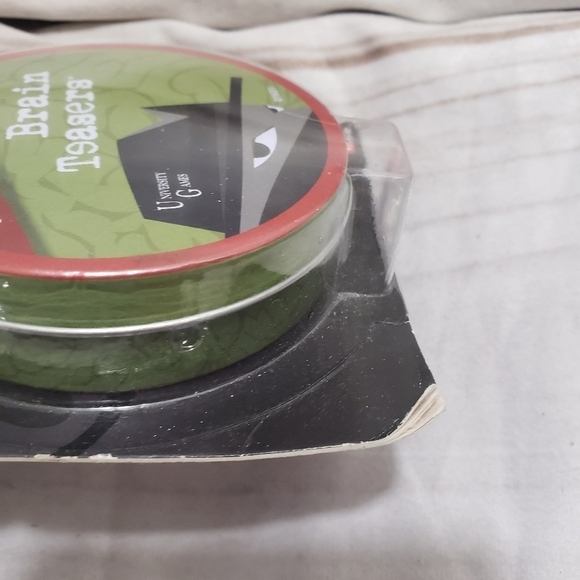 University Games 20 Questions Brain Teasers Game Sealed Mystery Mind Logic 8+ - Picture 6 of 8